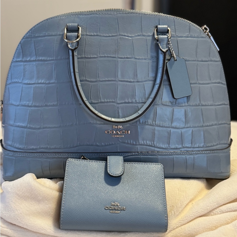 *WALLET INCLUDED* LIGHT BLUE SIERRA SATCHEL (COACH F38954)